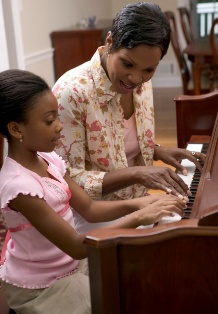 /i/Mom__child_piano.jpg